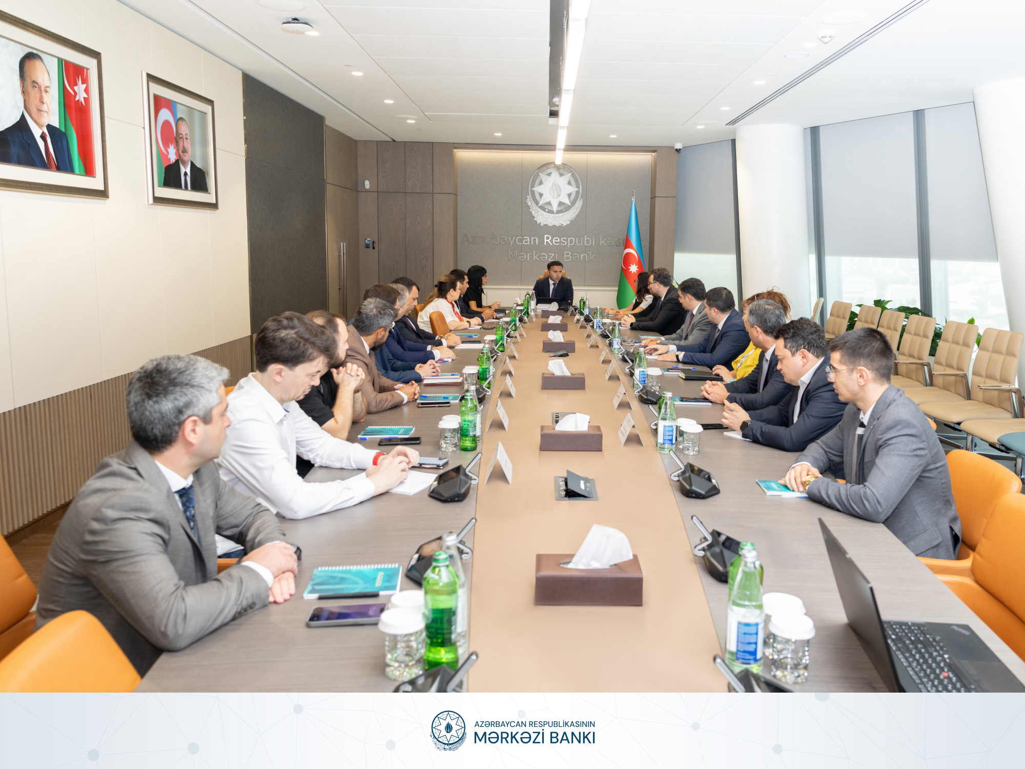 Mərkəzi Bankda “Rəqəmsal transformasiyasının genişləndirilməsi və süni intellektin tətbiqi” mövzusunda növbəti dəyirmi masa təşkil olunub